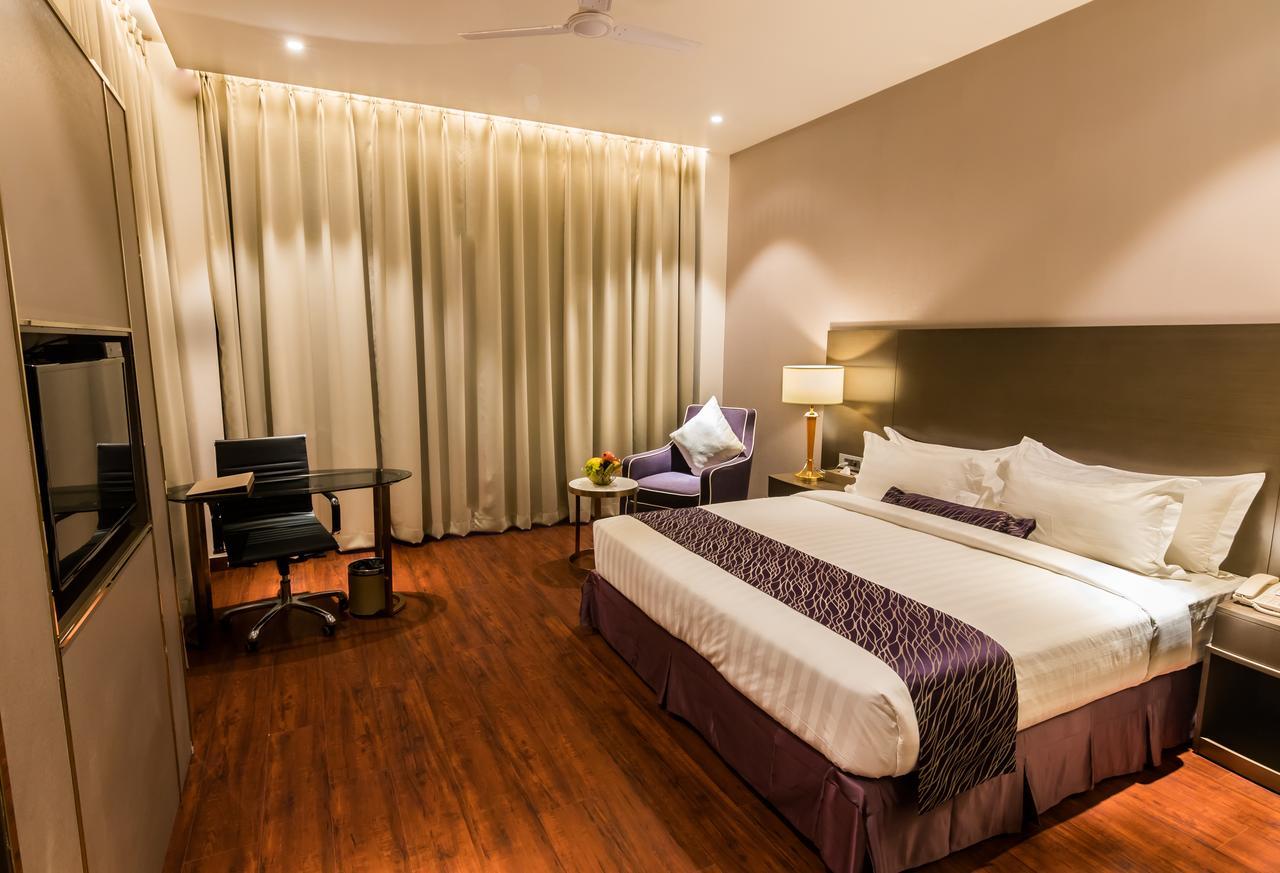 מוראדאבאד Amara Gateway Hotel מראה חיצוני תמונה