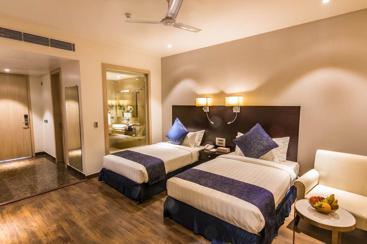 מוראדאבאד Amara Gateway Hotel מראה חיצוני תמונה