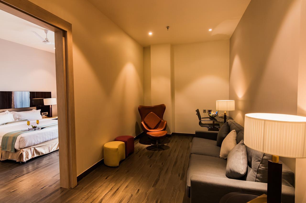 מוראדאבאד Amara Gateway Hotel מראה חיצוני תמונה