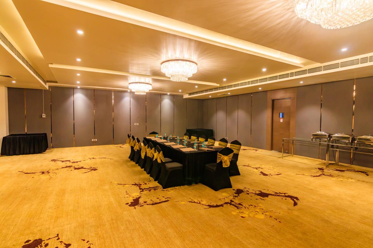 מוראדאבאד Amara Gateway Hotel מראה חיצוני תמונה